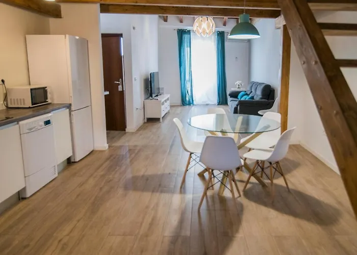 Cozy Duplex 1 Step To City Center Selfcheckin! Valencia