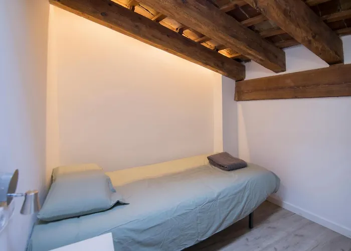 Cozy Duplex 1 Step To City Center Selfcheckin! Apartment Valencia